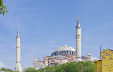 Fototapeta na wymiar hagia sophia mosque in istanbul