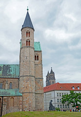 Fototapeta na wymiar Magdeburg Kloster unser lieben Frauen & Dom