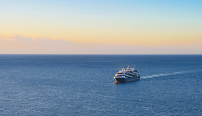 Liner background © denis_333