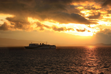 Obraz premium the sunset of ocean