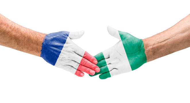 Handshake Frankreich und Nigeria