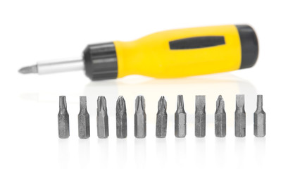 Mechanical screwdriver and set of the heads