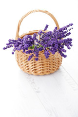 Fototapeta na wymiar basket of lavender