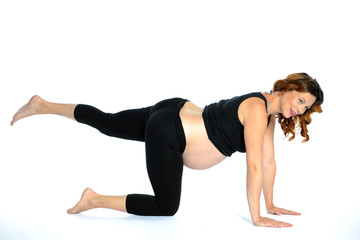 Schwangerfrau steckt sich beim Yoga