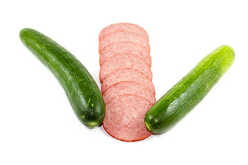 Frische Salami mit Grünen Gurken