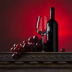 Fototapeta na wymiar grape and red wine