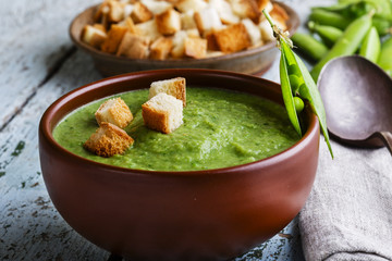 puree soup with green peas