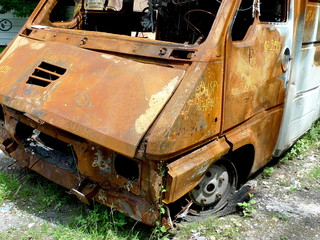 utilitaire carbonisé