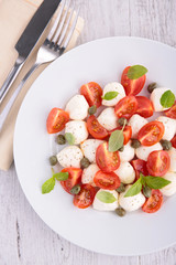 tomato salad with mozzarella