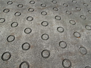 道のすべり止め