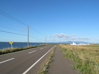 Fototapeta premium 僻地の海岸の道