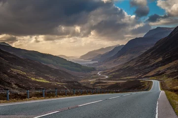 Foto op Plexiglas Driving to Torridon © mountaintreks