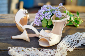 Wedding shoes with a lilac