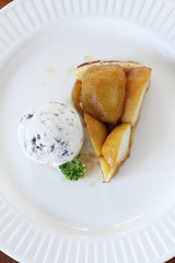 apple tart with  ice cream