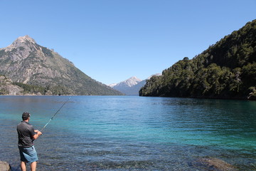 Fototapeta na wymiar Pesca en la patagonia