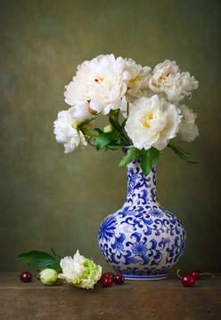 Fototapeta Still life with white peonies in a chinese vase