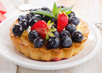 Fresh berry tart