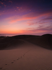 Morgendämmerung in den Dünen von Maspalomas auf Gran Canaria