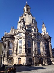 Fototapeta na wymiar Dresdner Frauenkirche auf dem Neumarkt in Dresden