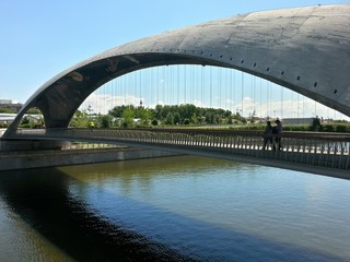 Puente sobre el rio manzanares