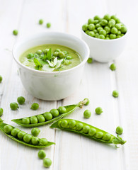 Green peas cream soup
