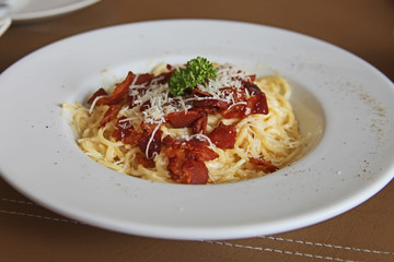 Spaghetti with cheese