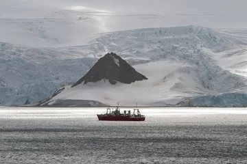 Foto op Canvas Ship in Antarctica © ead72