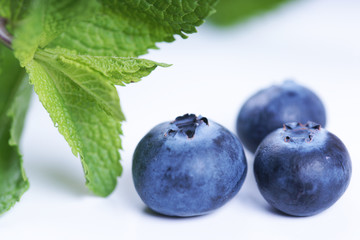 Ягоды и мята