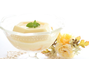 Asian food, Mango pudding with mint