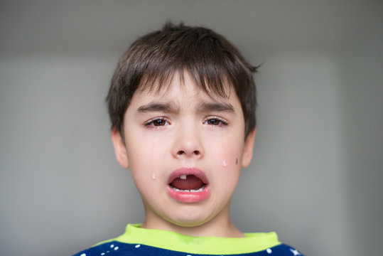 Tears and pain after lost tooth