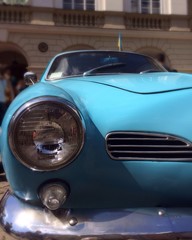 Obraz na płótnie Canvas Blue retro car 