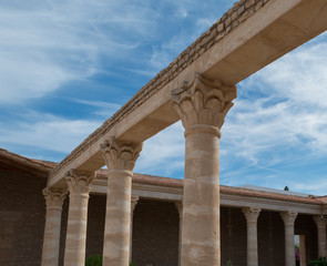 Obraz premium Roman Columns & Blue Sky