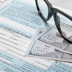 US Tax Form 1040 with glasses - 1 to 1 ratio