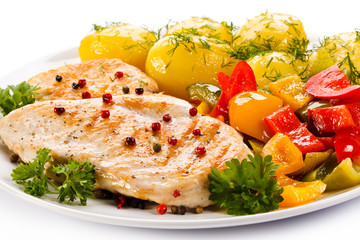 Grilled chicken fillet and vegetables