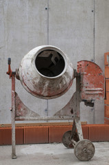 Mischmaschine auf einer Baustelle