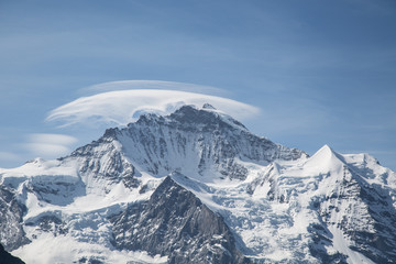 Jungfrau Gipfel in Wolken