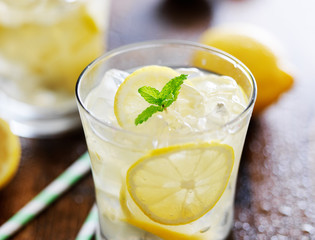 lemonade close up with mint - obrazy, fototapety, plakaty