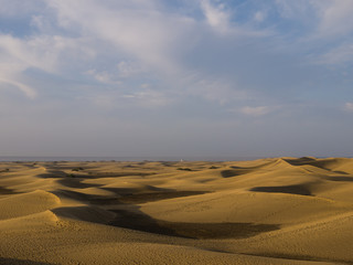 Sonnenuntergang in den Dünen von Maspalomas auf Gran Canaria