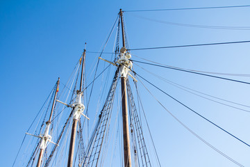 Nautical vessel masts
