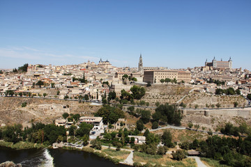 Fototapeta na wymiar Toledo and Tagus river, Spain