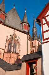 Am alten Dom der Weinbeugemeinde Kiedrich im Rheingau
