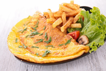 omelet and fries