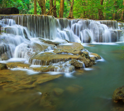 Huay Mae Kamin waterfall in KanChanaburi province of Thailand © Photo Gallery