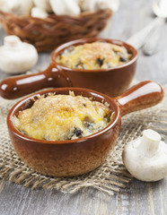 Mushrooms baked with cheese