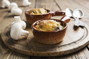 Mushrooms baked with cheese