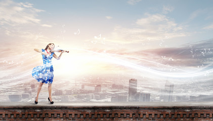 Fototapeta na wymiar Woman violinist