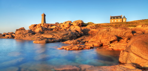 Panoramique du phare de Ploumanach. © Prod. Numérik