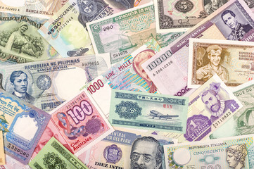 World Coins & Banknotes