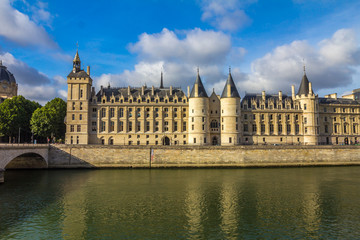 Fototapeta na wymiar River Seine in Paris