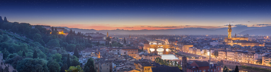 Fleuve Arno et Ponte Vecchio au coucher du soleil, Florence